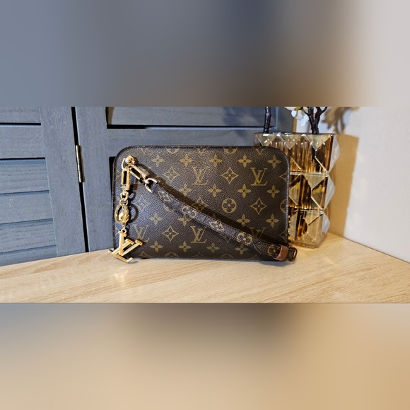 Authentic LOUIS VUITTON Monogram Orsay Clutch Crossbody Bag - Picture 14 of 14